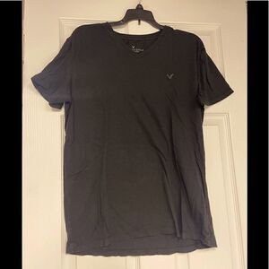 American Eagle men’s v-neck t-shirt, size medium